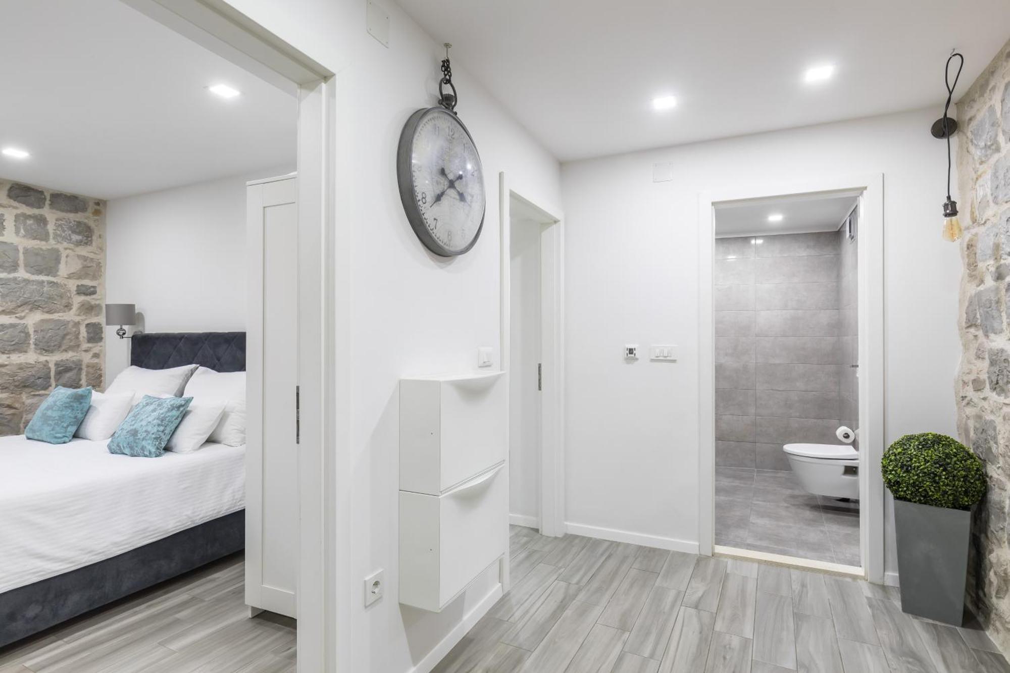 Heritage Apartman Geza In Centar With Private Parking Kaštela 외부 사진