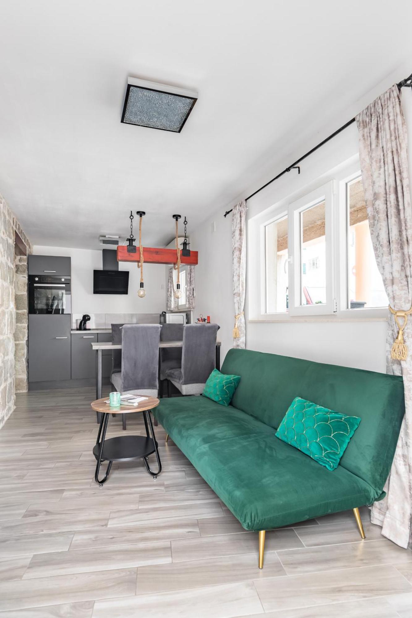 Heritage Apartman Geza In Centar With Private Parking Kaštela 외부 사진